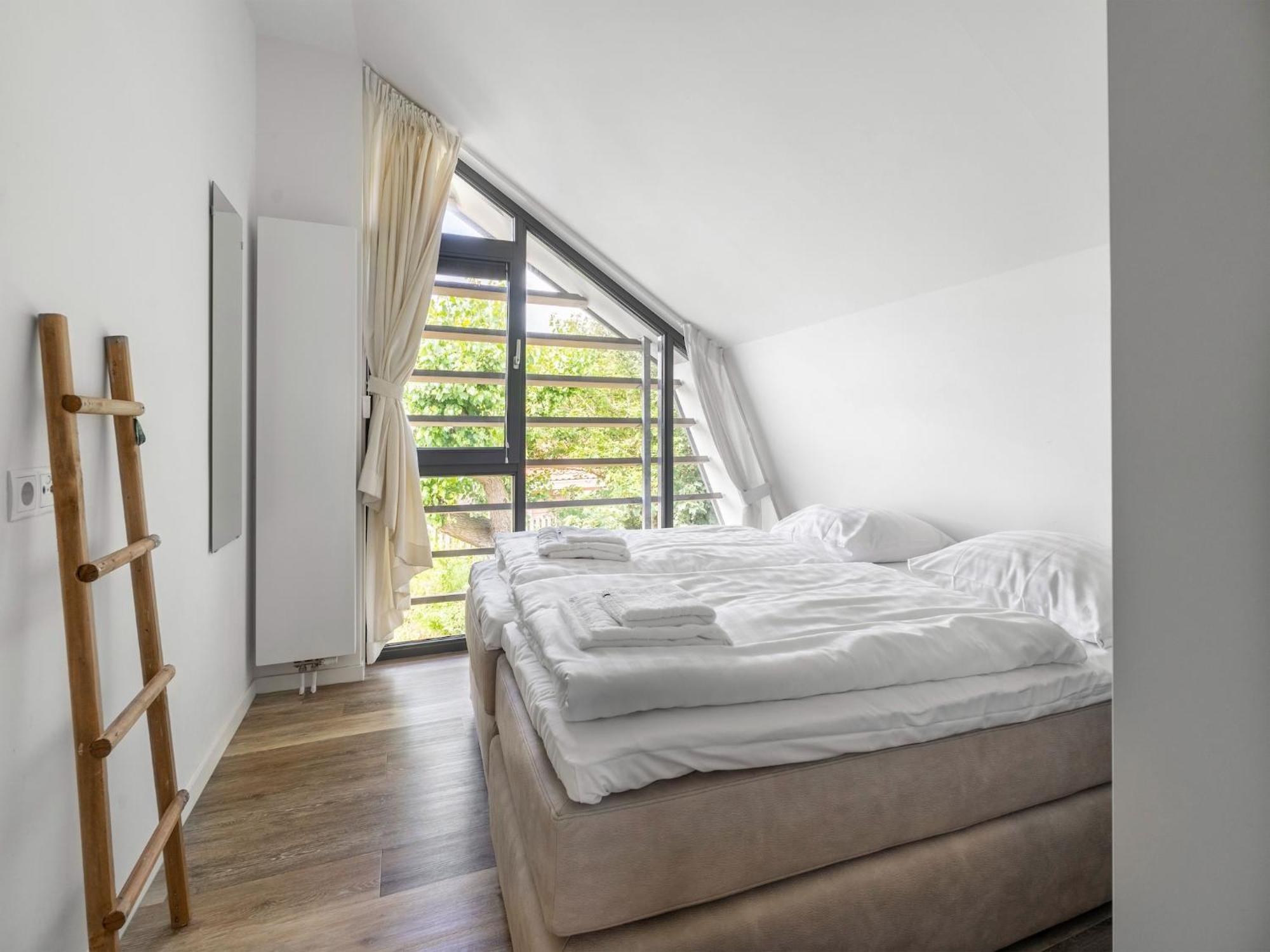 Beautiful Villa With Sauna Near The Sea เอ็กมอนด์ อาน เดน ฮูฟ ภายนอก รูปภาพ